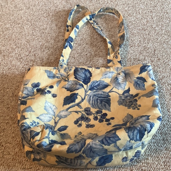 Tote by: Avril’s Designs, New Jersey - Picture 3 of 3